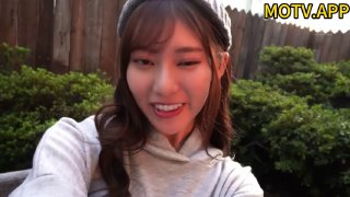 如果被盯着看的话会很不好意思，可以帮我插一下吗？ 仓多まお
